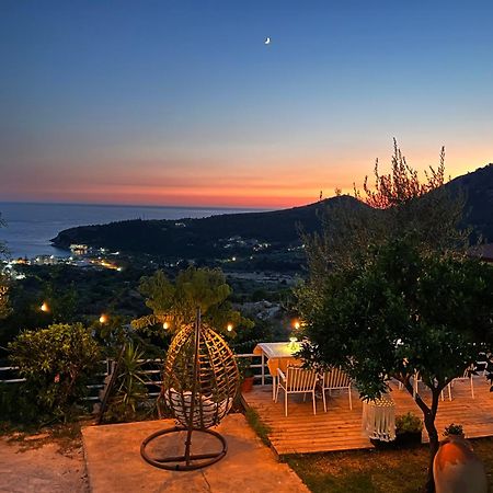 Aphrodite'S Garden Himare Bagian luar foto