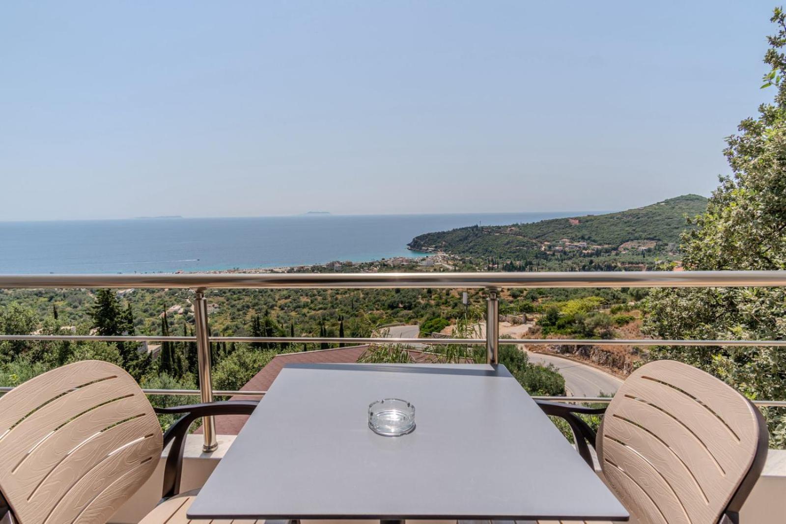 Aphrodite'S Garden Himare Bagian luar foto
